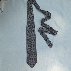 Geometric Patterned Black and Gray Tie